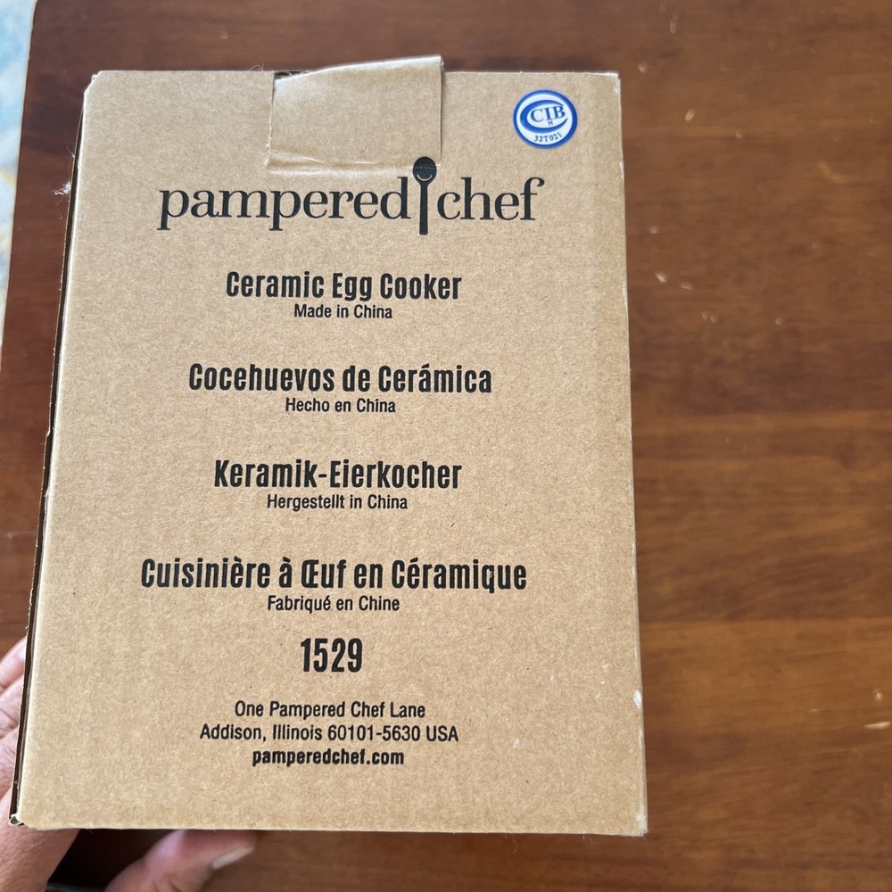 New Pampered Chef Ceramic Egg Cooker #1529 Kitchen Accessory Dishwasher Safe